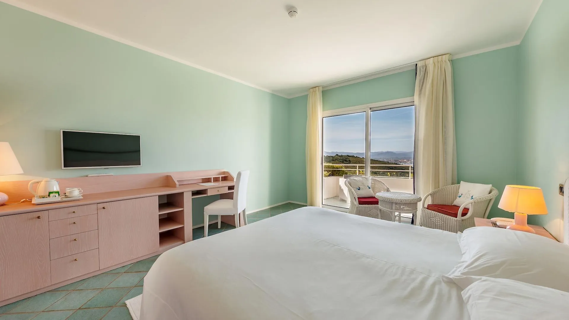 Hotel Luna Lughente Olbia 4*,