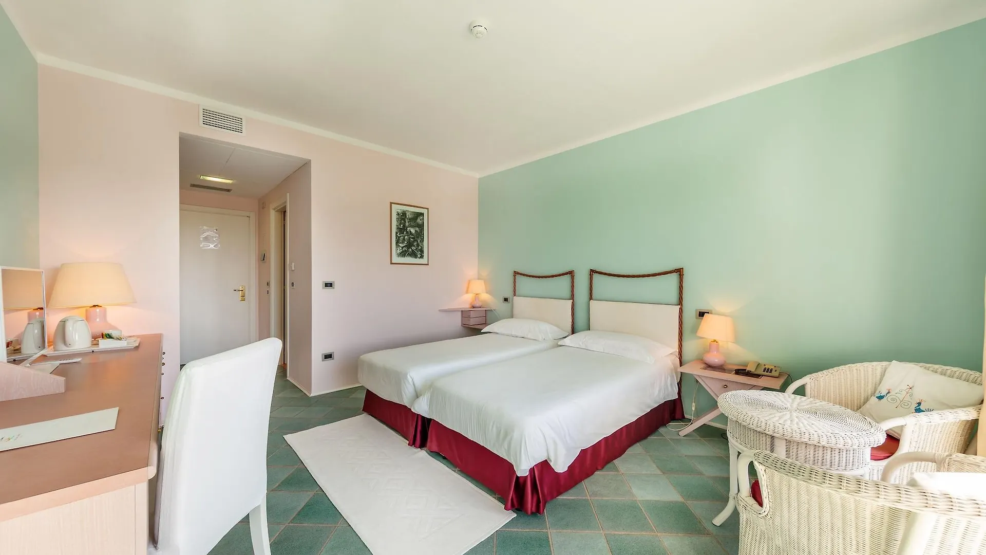 Hotel Luna Lughente Olbia 4*,  Italy